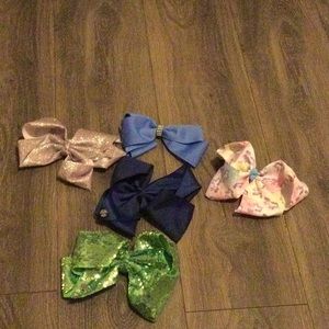 5 jojo siwa bows!